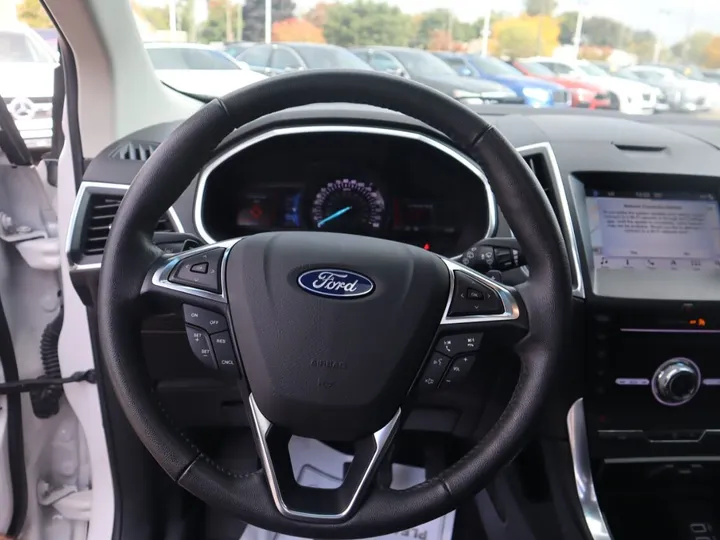 WHITE, 2019 FORD EDGE Image 12