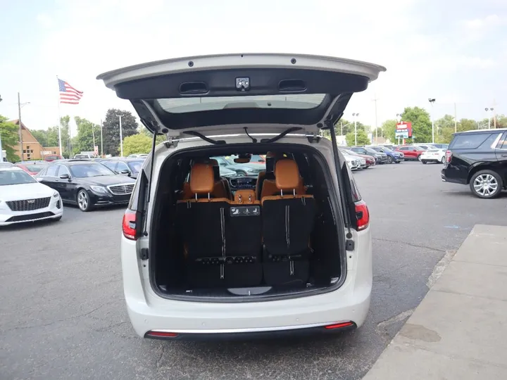 WHITE, 2021 CHRYSLER PACIFICA HYBRID Image 27