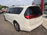 WHITE, 2021 CHRYSLER PACIFICA HYBRID Thumnail Image 8