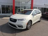 WHITE, 2021 CHRYSLER PACIFICA HYBRID Thumnail Image 2