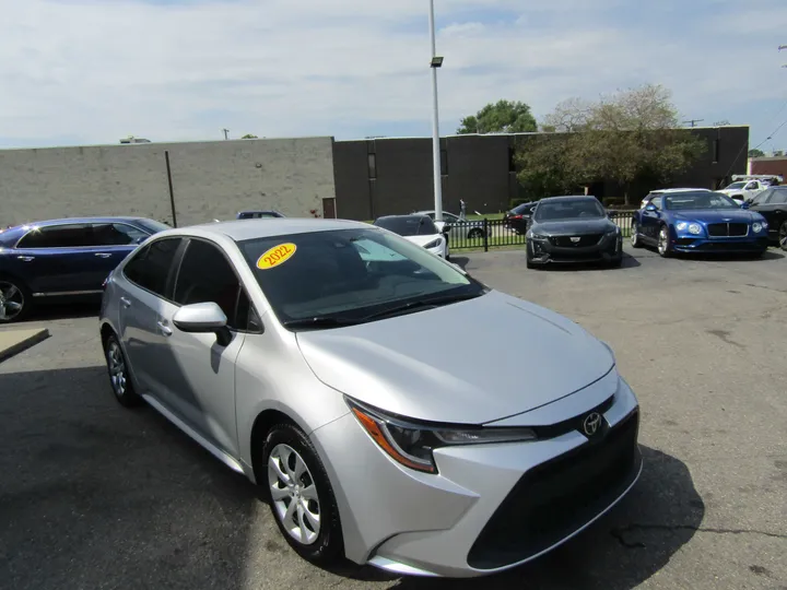 SILVER, 2022 TOYOTA COROLLA Image 4