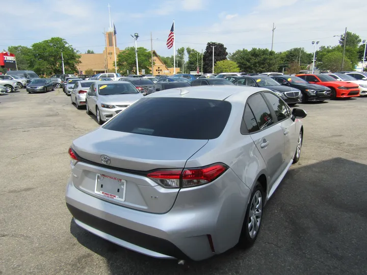 SILVER, 2022 TOYOTA COROLLA Image 6