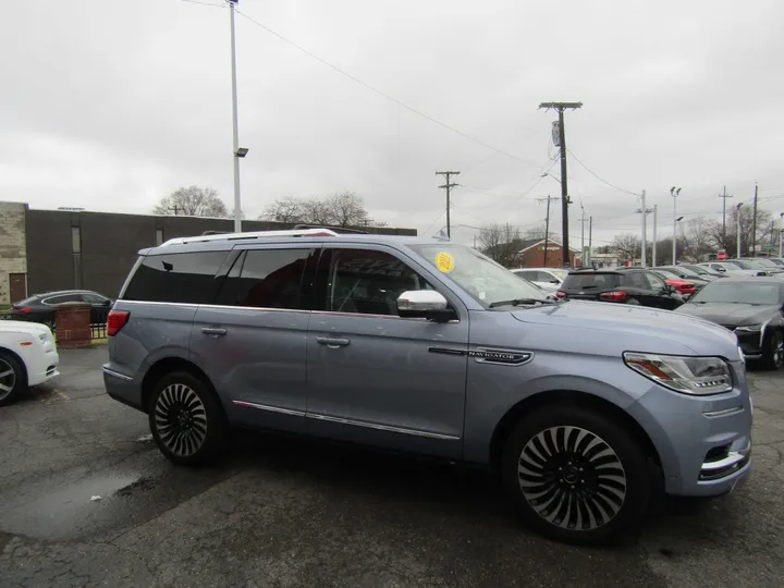 BLUE, 2021 LINCOLN NAVIGATOR Image 5