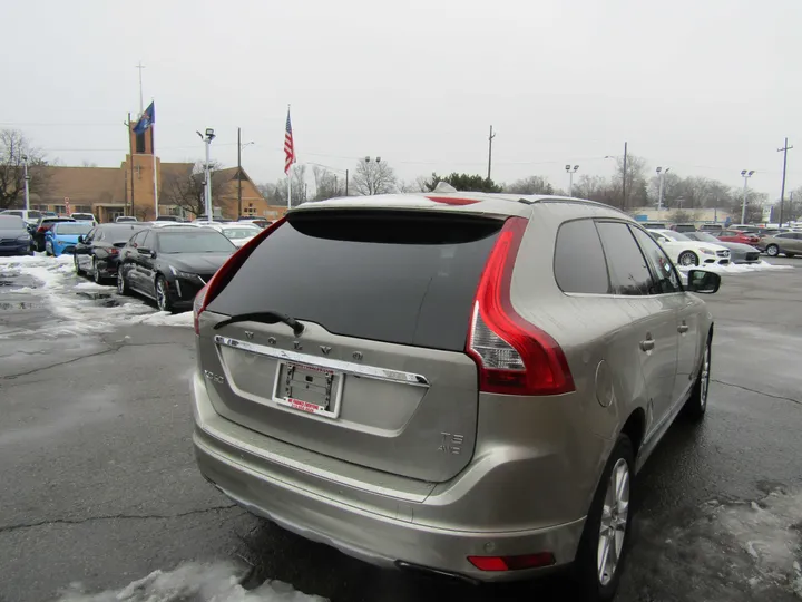 TAN, 2016 VOLVO XC60 Image 6