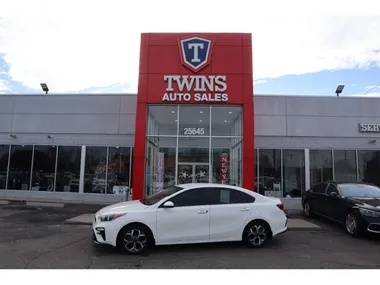 WHITE, 2019 KIA FORTE Image 18