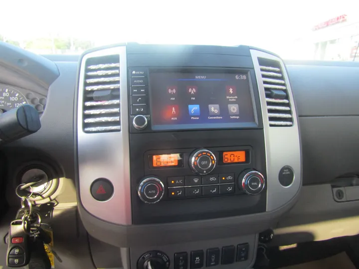 GRAY, 2019 NISSAN FRONTIER CREW CAB Image 10