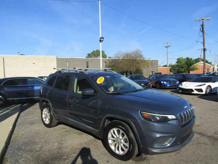 BLUE, 2020 JEEP CHEROKEE Image 4