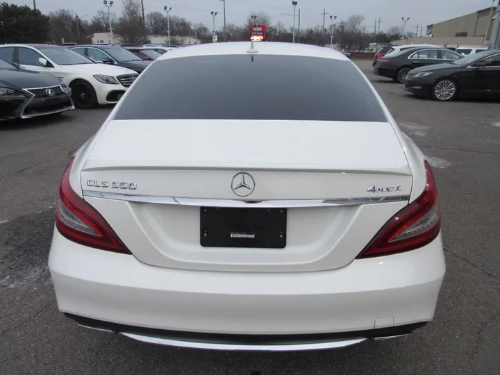 WHITE, 2016 MERCEDES-BENZ CLS-CLASS Image 7