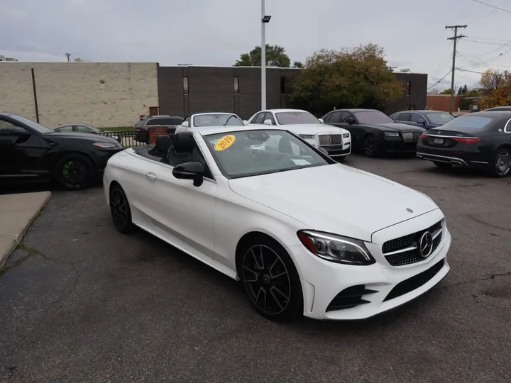 WHITE, 2019 MERCEDES-BENZ C-CLASS Image 4