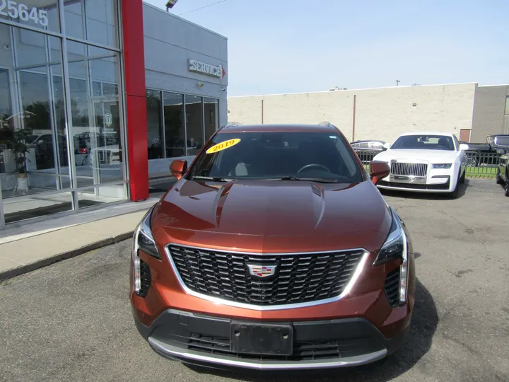 BROWN, 2019 CADILLAC XT4 Image 3