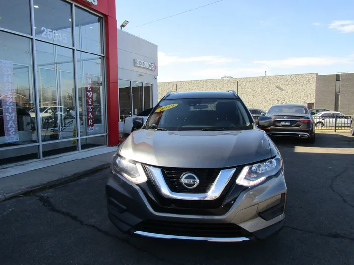 GREY, 2019 NISSAN ROGUE Image 2