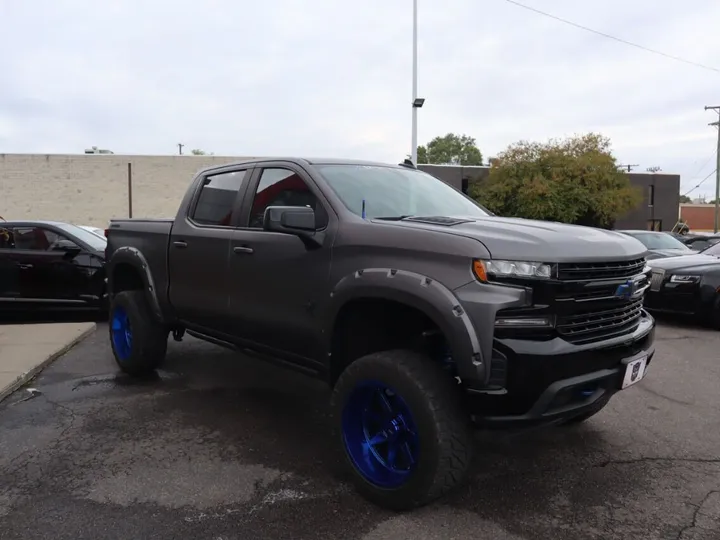 GRAY, 2020 CHEVROLET SILVERADO 1500 CREW CAB Image 6