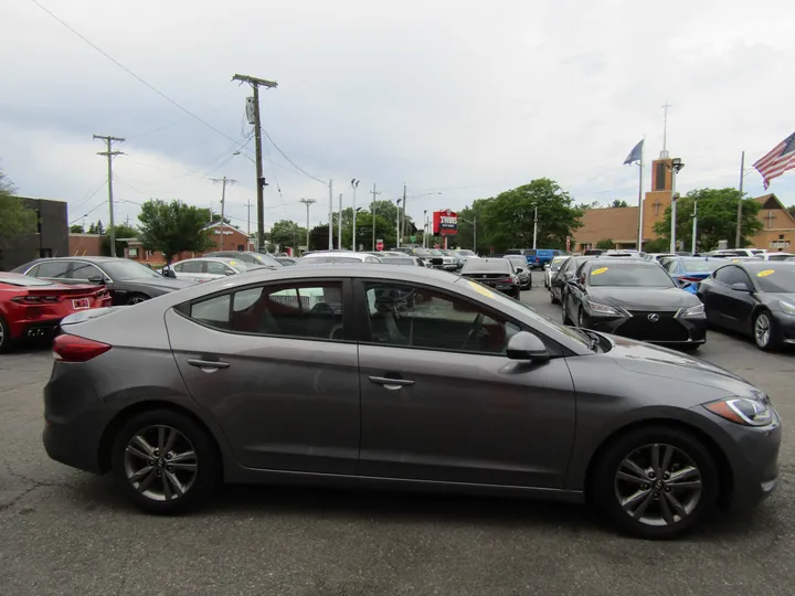 GRAY, 2018 HYUNDAI ELANTRA Image 5