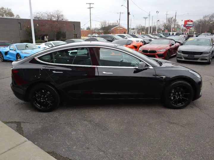 BLACK, 2019 TESLA MODEL 3 Image 5