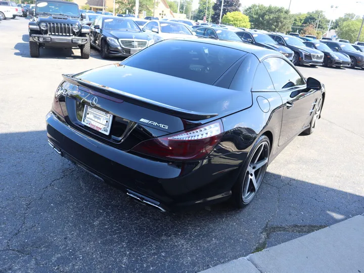 BLACK, 2013 MERCEDES-BENZ SL-CLASS Image 6