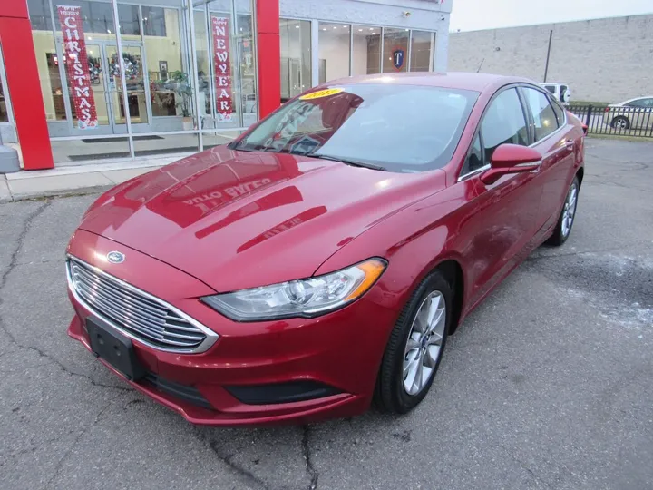 Red, 2017 FORD FUSION Image 2