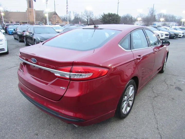 Red, 2017 FORD FUSION Image 6