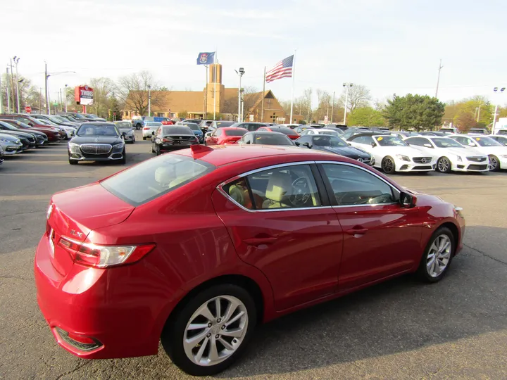 RED, 2018 ACURA ILX Image 4