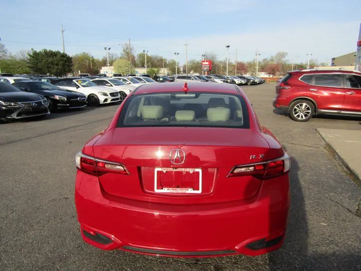 RED, 2018 ACURA ILX Image 5