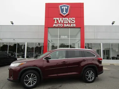 RED, 2017 TOYOTA HIGHLANDER Image 72