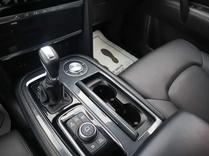 BLACK, 2022 NISSAN ARMADA Image 18