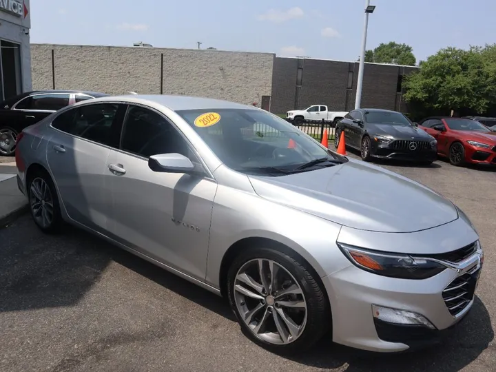 Silver, 2022 CHEVROLET MALIBU Image 4