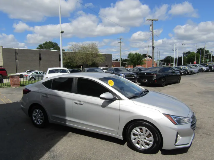 SILVER, 2019 HYUNDAI ELANTRA Image 5