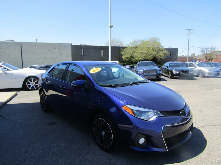 BLUE, 2016 TOYOTA COROLLA Image 4