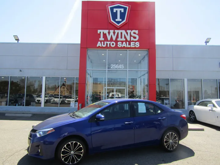 BLUE, 2016 TOYOTA COROLLA Image 1