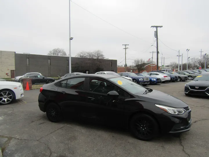 BLACK, 2016 CHEVROLET CRUZE Image 7