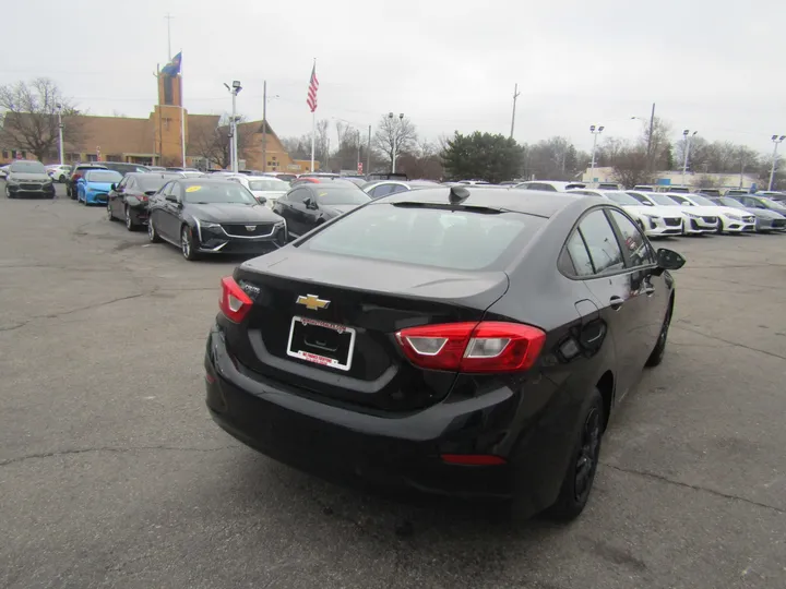 BLACK, 2016 CHEVROLET CRUZE Image 8