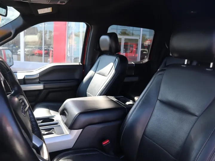 Red, 2017 FORD F150 SUPERCREW CAB Image 12