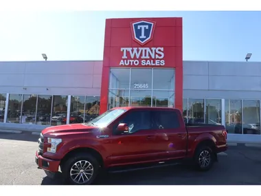 Red, 2017 FORD F150 SUPERCREW CAB Image 12