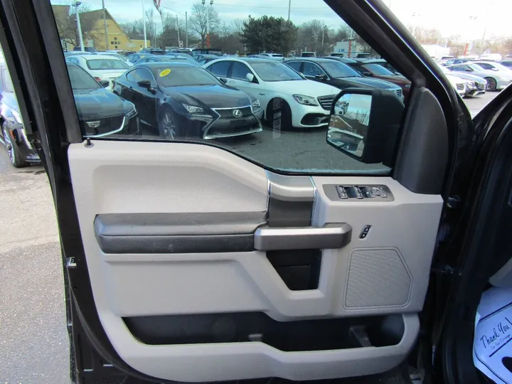 Black, 2018 FORD F150 SUPERCREW CAB Image 8