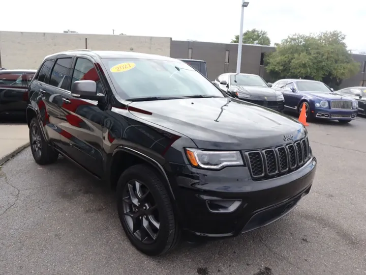 Black, 2021 JEEP GRAND CHEROKEE Image 4