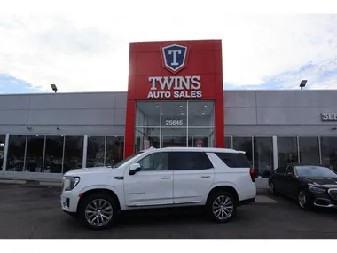 White, 2022 GMC YUKON Image 38