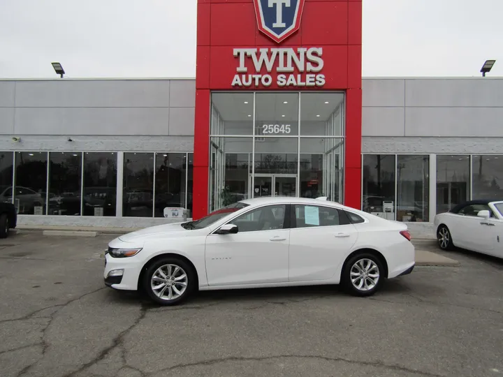 WHITE, 2020 CHEVROLET MALIBU Image 2