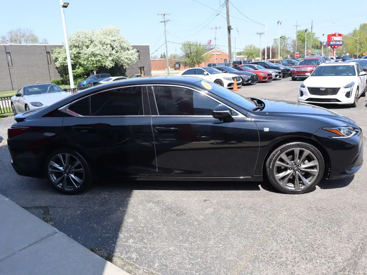 BLACK, 2020 LEXUS ES Image 5