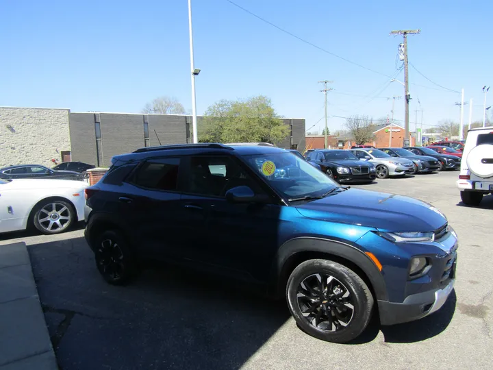 BLUE, 2021 CHEVROLET TRAILBLAZER Image 4