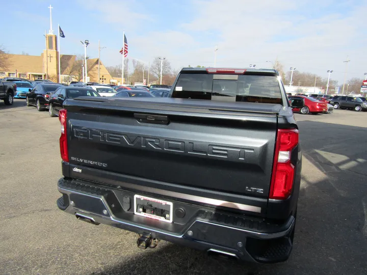 GREY, 2020 CHEVROLET SILVERADO 1500 CREW CAB Image 6