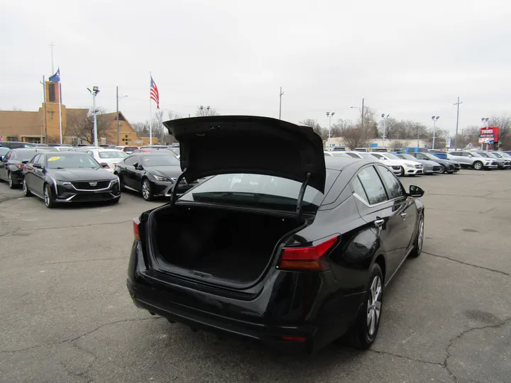 BLACK, 2020 NISSAN ALTIMA Image 7