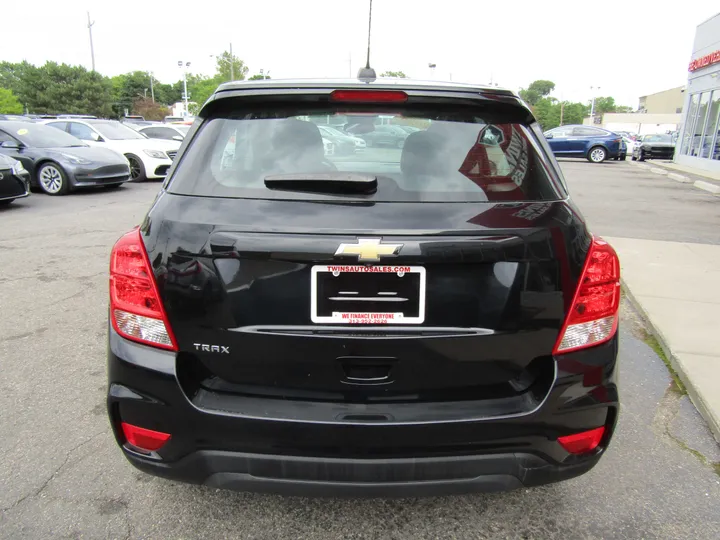 BLACK, 2020 CHEVROLET TRAX Image 7