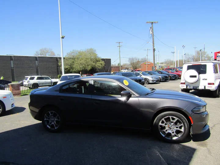 GREY, 2015 DODGE CHARGER Image 4