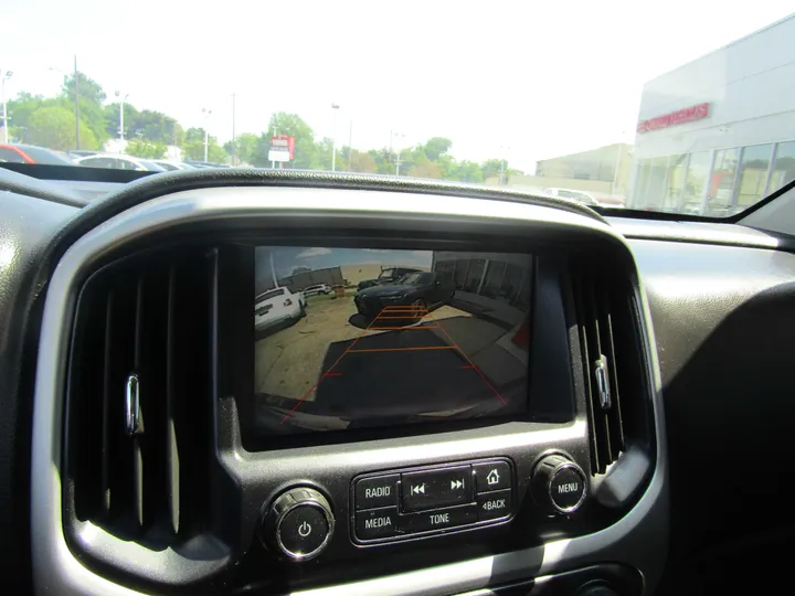 GRAY, 2015 CHEVROLET COLORADO CREW CAB Image 17