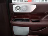 White, 2020 LINCOLN NAVIGATOR Thumnail Image 23