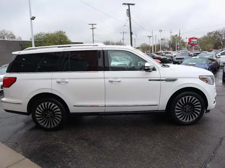 White, 2020 LINCOLN NAVIGATOR Image 5