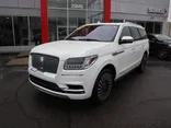 White, 2020 LINCOLN NAVIGATOR Thumnail Image 2