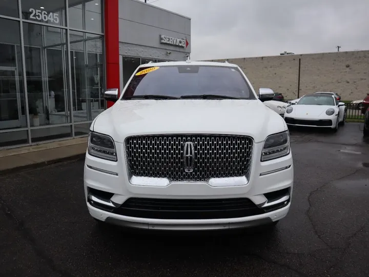 White, 2020 LINCOLN NAVIGATOR Image 3