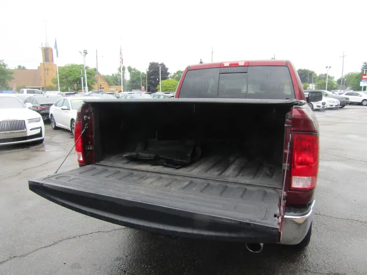 RED, 2016 RAM 1500 CREW CAB Image 7