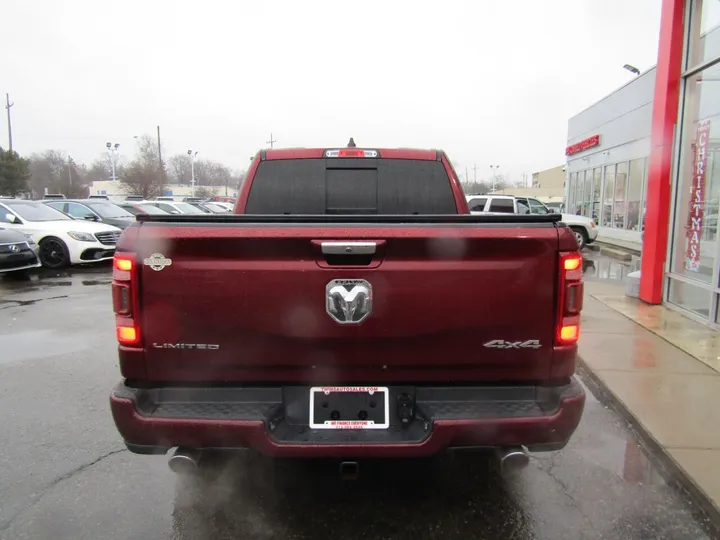 BURGUNDY, 2019 RAM 1500 CREW CAB Image 5